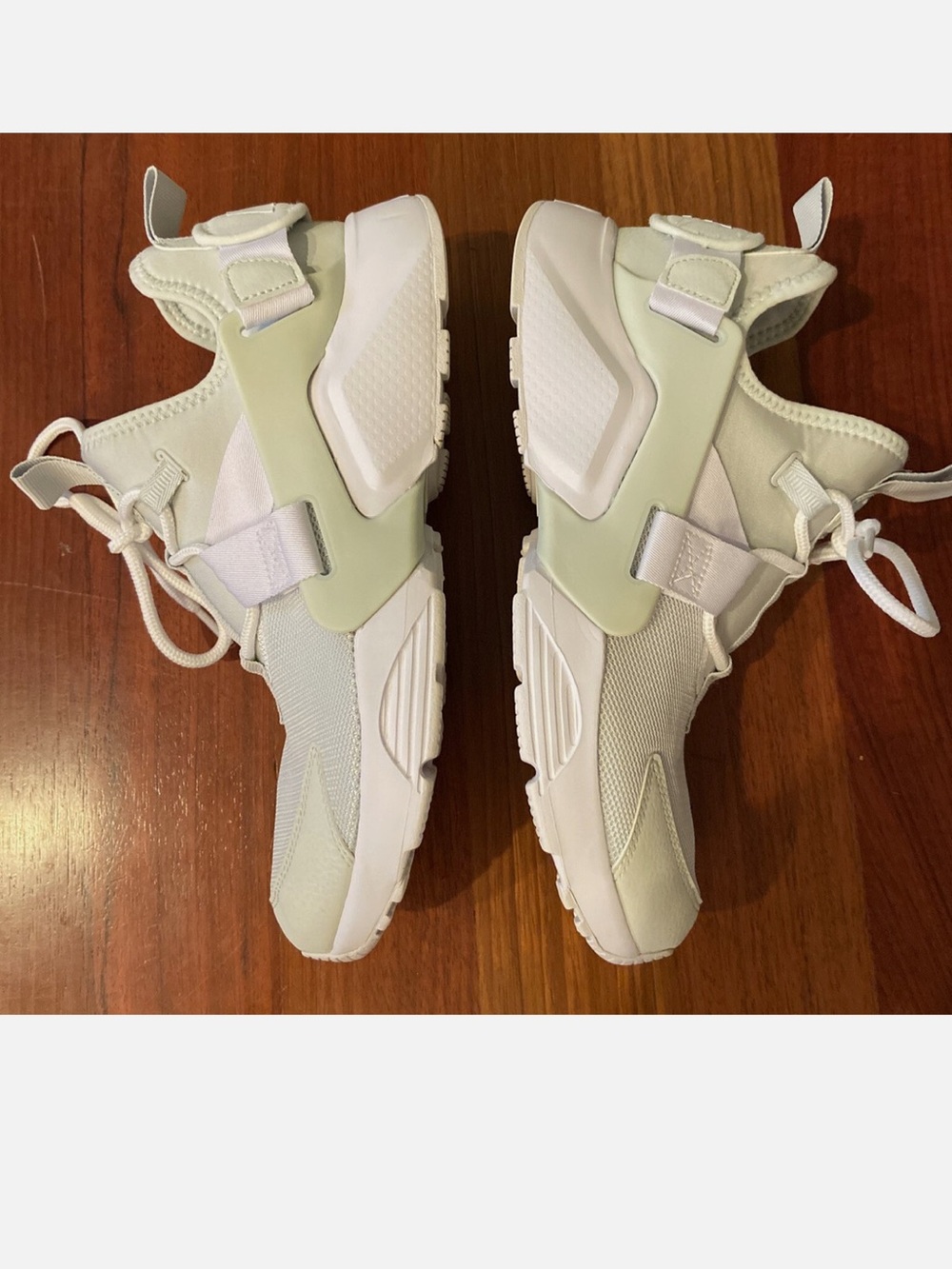 Nike Womens Air Huarache City Training Shoes Light Gray White